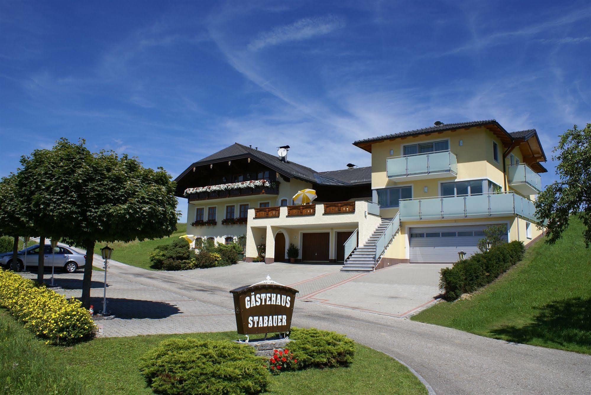 Gaestehaus Stabauer Мондзее Экстерьер фото