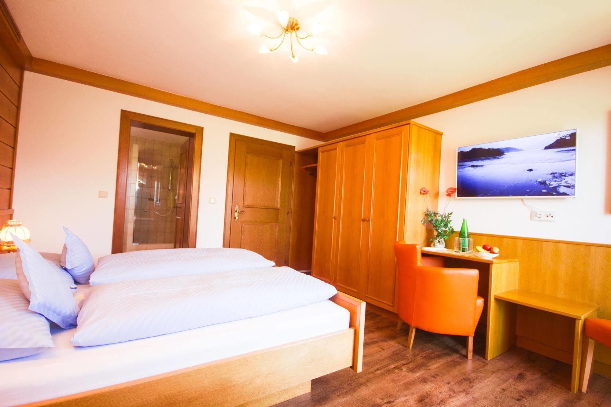 Gaestehaus Stabauer Мондзее Экстерьер фото